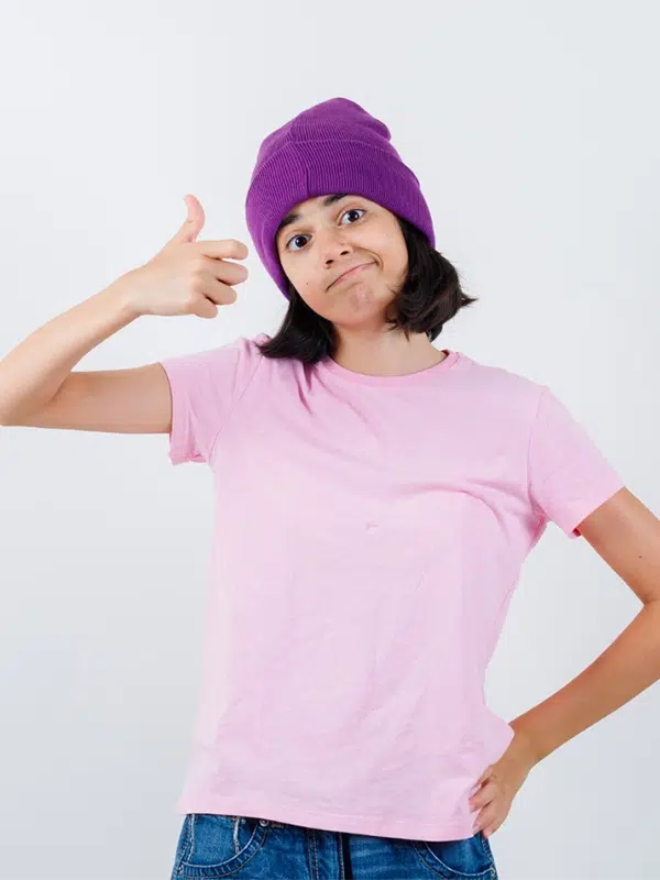 T-shirt Zoé en coton bio pour fille – vue de face – modèle Zoé – mode éthique Etikashion