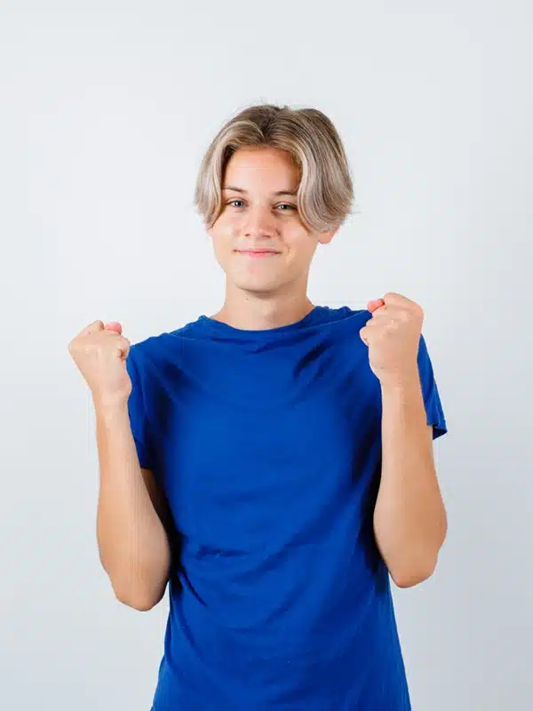 T-shirt enfant en coton bio bleu – vue de face – modèle Sacha – mode éthique Etikashion