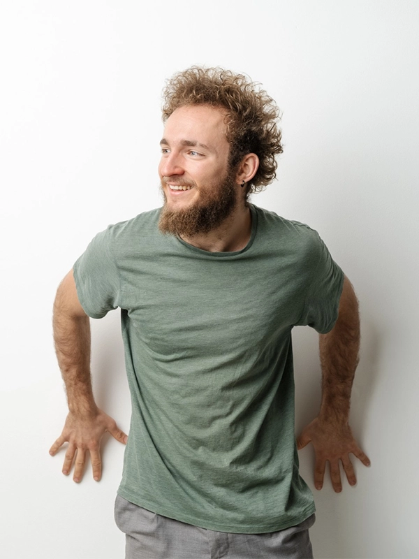 T-shirt Hugo en coton bio pour homme – vert – vue de face – modèle Hugo – Etikashion